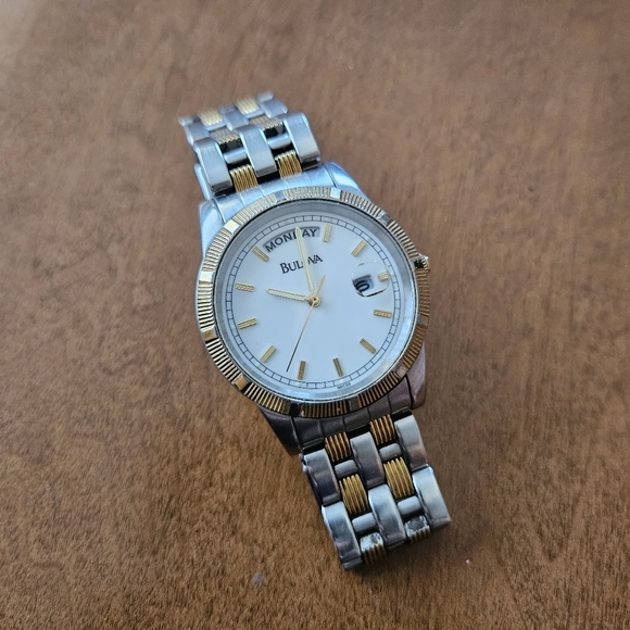 [SOLD] Bulova watch - Picture 5 of 5